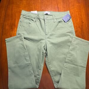 Crown & Ivy NWT High Rise Skinny Green Jeans Size 12